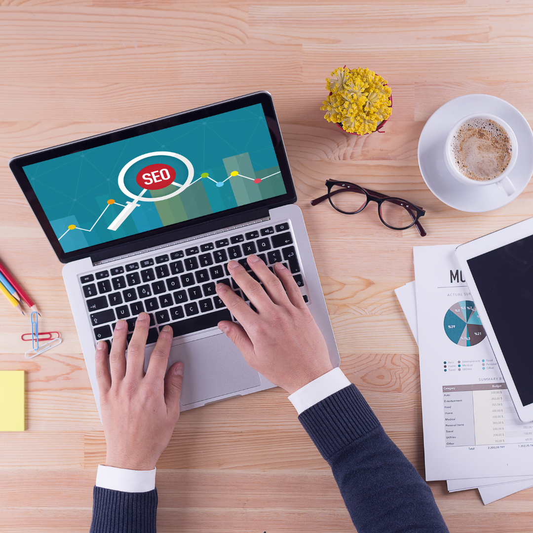 AI-assisted-web-chat-hero-img-1